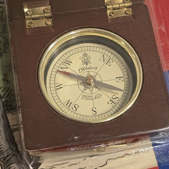 T. Whitney PHILAD 2003 Wooden Scaled Replica of Williamsburg Compass NIB - Picture 2 of 8